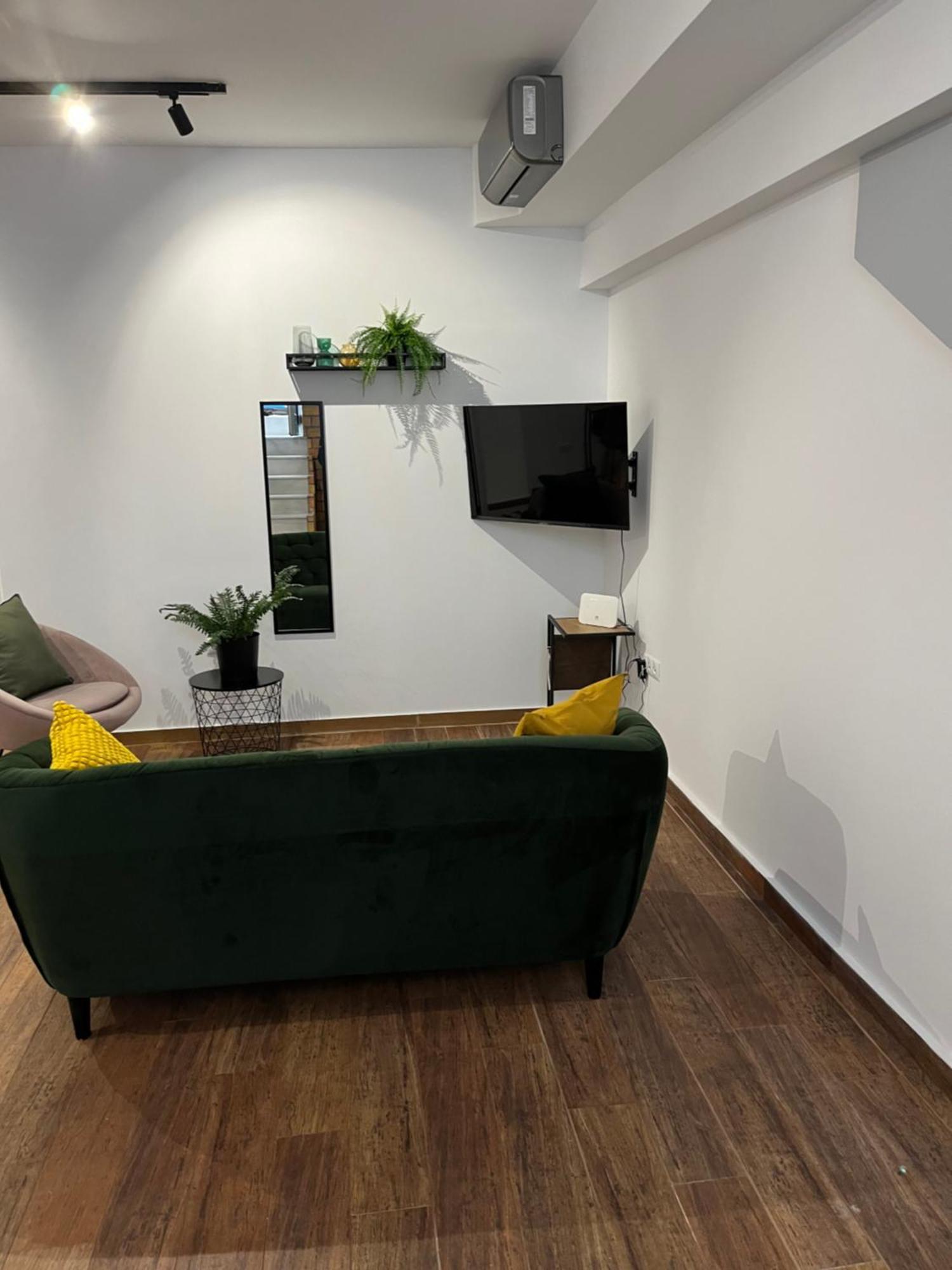 Industrial Studio / Alios 4 / Hilton Area Athens Ngoại thất bức ảnh