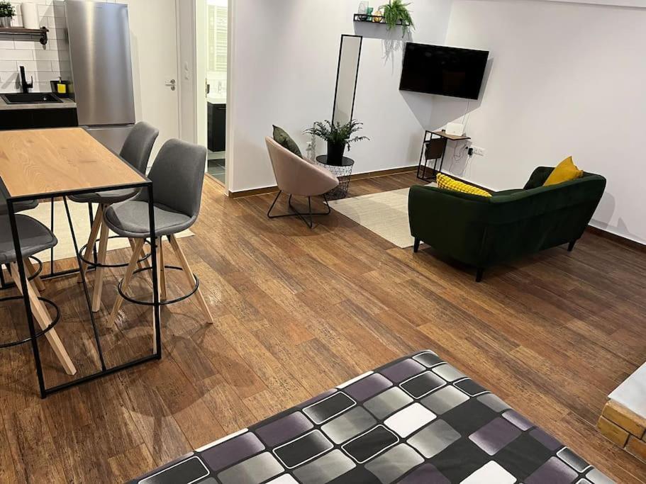 Industrial Studio / Alios 4 / Hilton Area Athens Ngoại thất bức ảnh